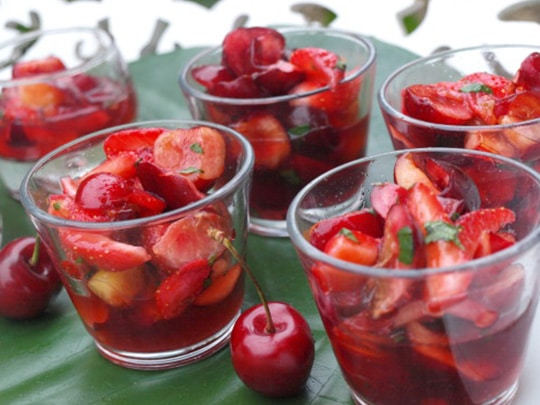 verrines de fruits rouges frais du petit-déjeuner maison d'hôte bord de mer finistère sud